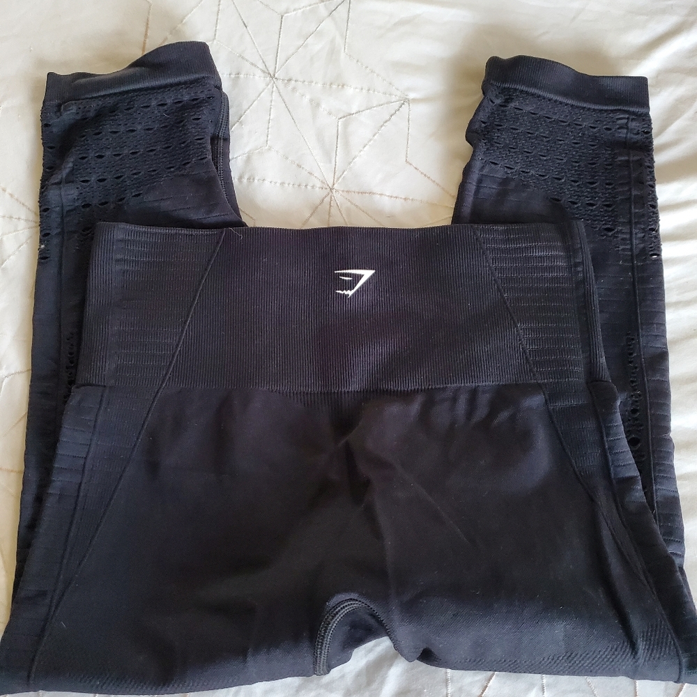 Black CROPPED Gymshark Leggings